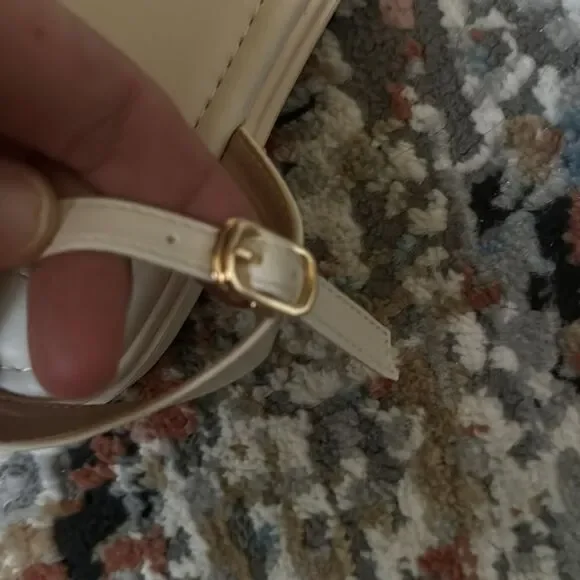 Cream/White Strappy  Sandals - Picture 5 of 6